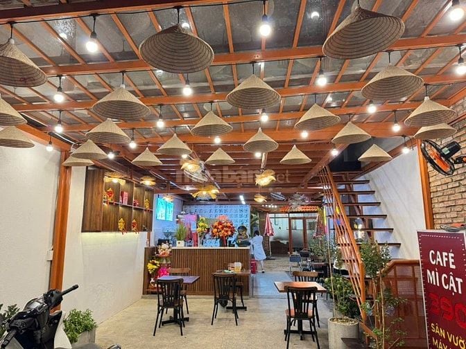 Sang quán caphe, ăn sáng MT Phan Xích Long, Q. Phú Nhuận 