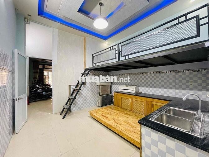 Cho thuê phòng 35m2 sử dụng, ngay Emark Phan Huy Ích