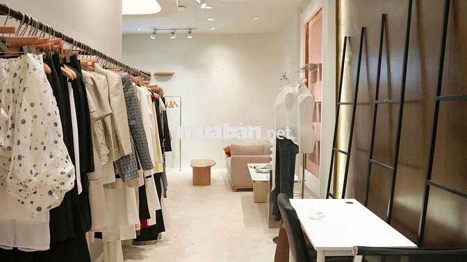 CHO THUÊ NHÀ MẶT TIỀN 242 VÕ VĂN TẦN PHƯỜNG 5 QUẬN 3