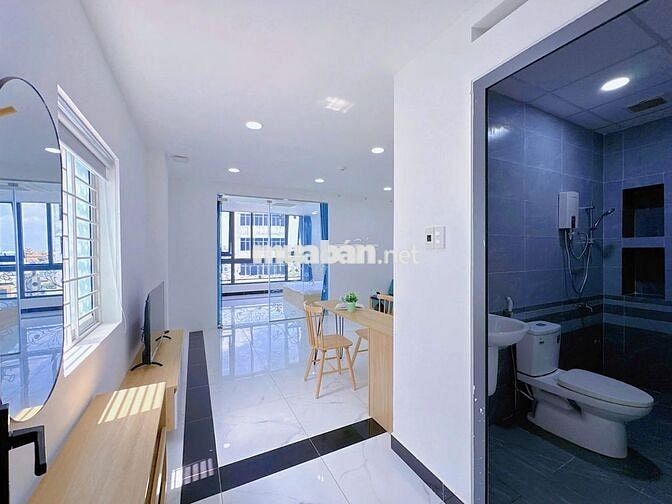 Thuê Căn Hộ 1PN 1PK Cao Cấp Đinh Bộ Lĩnh Gần Ngã Tư Hàng Xanh