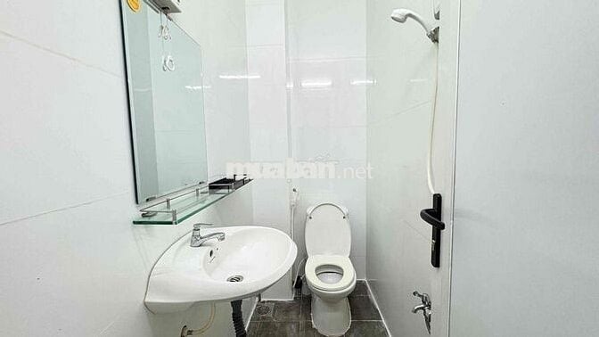 CHÍNH CHỦ CHO THUÊ 1PN BAN CÔNG FULL NỘI THẤT NGAY BẾN VÂN ĐỒN CHỈ 6.x