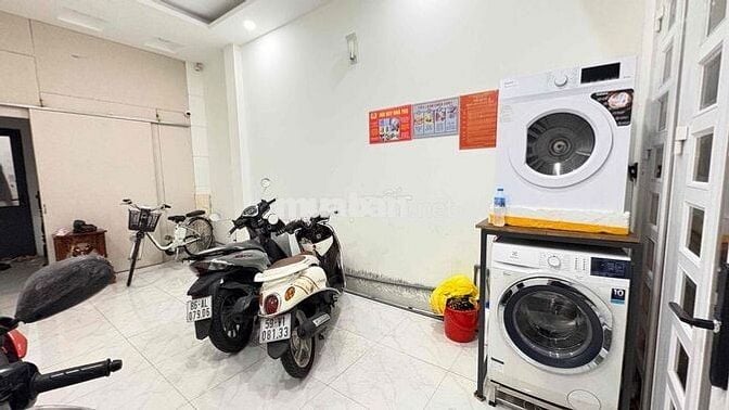 CHÍNH CHỦ CHO THUÊ 1PN BAN CÔNG FULL NỘI THẤT NGAY BẾN VÂN ĐỒN CHỈ 6.x
