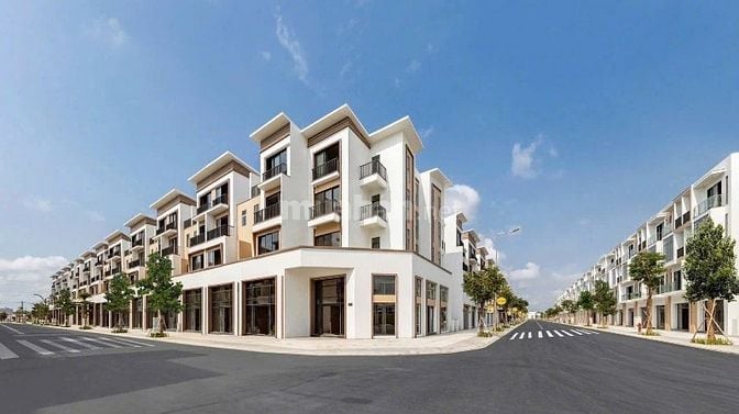 Bán nhà phố đường 12m cách Phú Mỹ Hưng 15p 