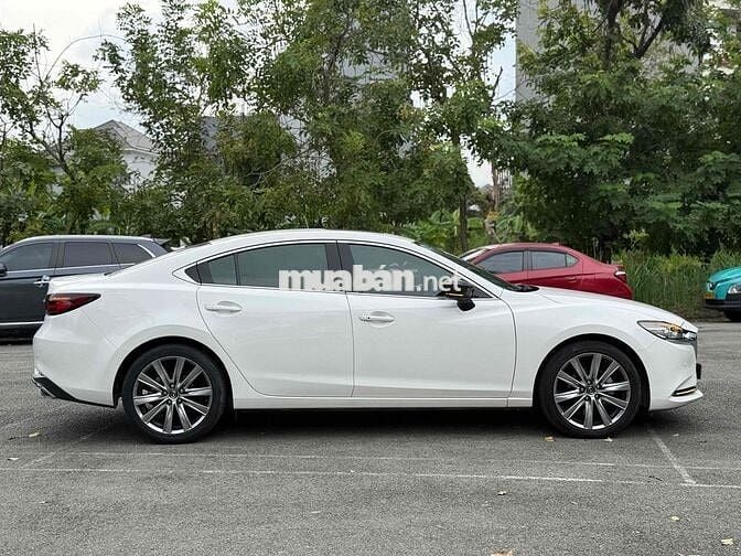 Mazda 6 2022 Signature Premium 2.5 AT - 16000 km