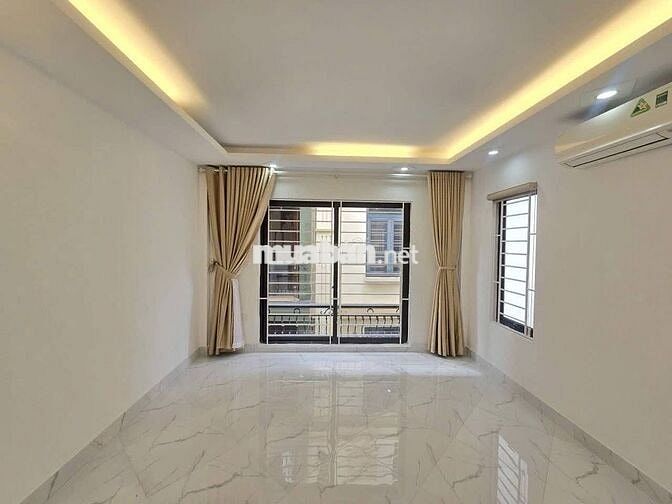 Bán Nhà Kim Ngưu 20M x 5T, MT: 4,4M Giá 5,2 Tỷ. Full nội thất, Ở ngay.