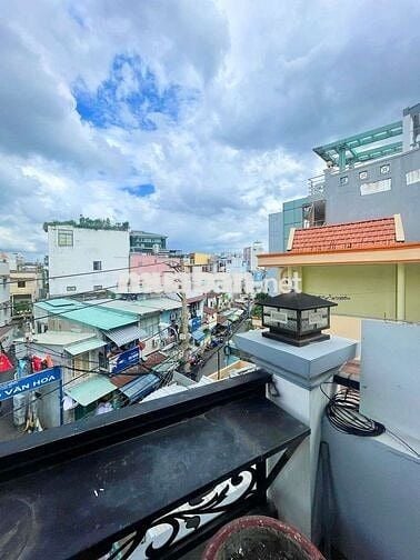 Mặt Tiền nguyên căn , làm CHDV Phú Nhuận kinh doanh sôi nổi ...v..v.