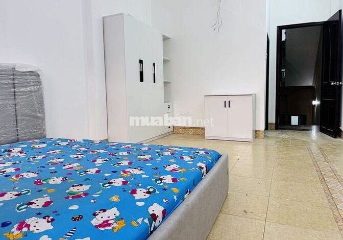 Cho thuê phòng 26m2 nhà mặt tiền Quận 1