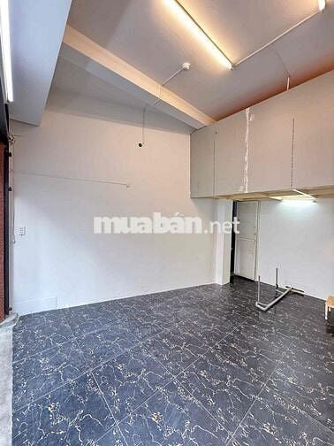 Cho thuê mặt bằng sát bên Khu sầm uất Phan Xích Long