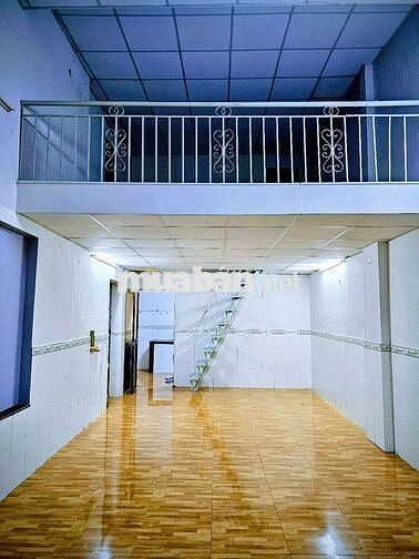 Cho thuê nhà 2 mặt tiền hẻm ô tô thông thoáng