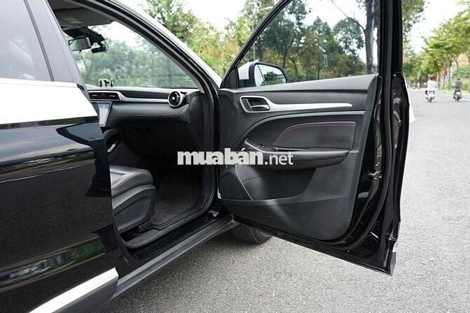 SUV MG ZS 2022 - 29000 km siêu lướt, Biển Sg. ❤️😍