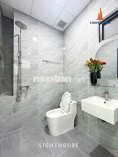 CHO THUÊ CĂN HỘ CHUNG CƯ MINI BAN CÔNG NGAY SVĐ HOA LƯ QUẬN 1 GIÁ RẺ