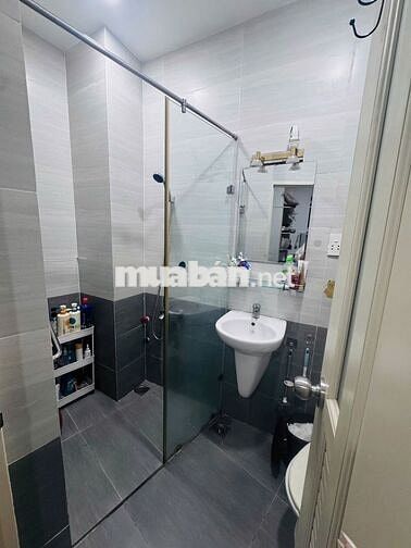 Cho nữ thuê phòng trung tâm Quận 1 sát Bùi Viện full nội thất, ko bếp