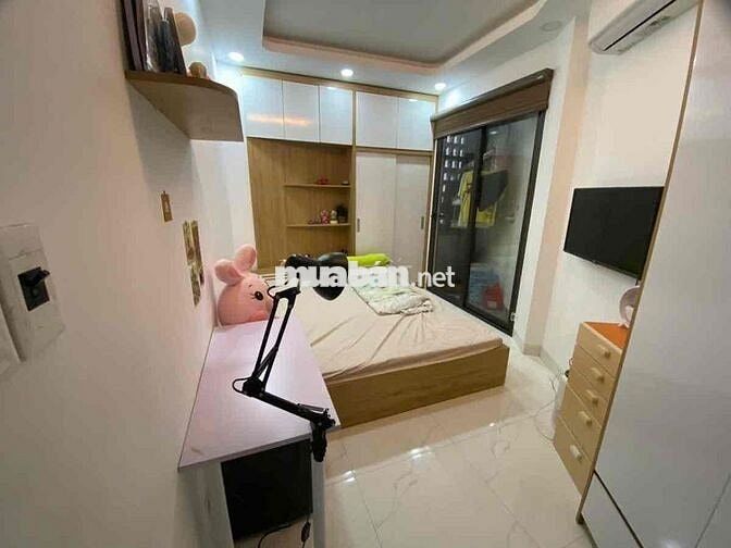 Bán căn hộ ccmn chuẩn đẹp 55 m2 phố Đông Tác - Phương Mai , Đống Đa 2,