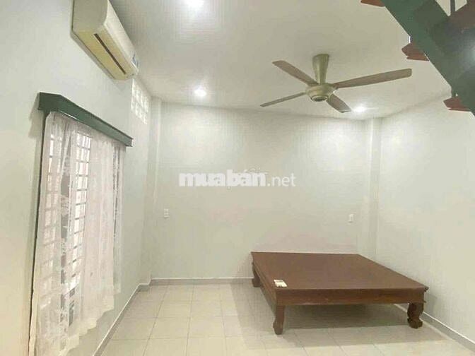 Nhà Hẻm Trần Nhật Duật Cách Đường Lớn 10m, Phường Tân Định, Quận 1