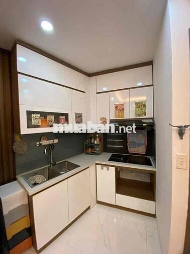 Bán căn hộ ccmn chuẩn đẹp 55 m2 phố Đông Tác - Phương Mai , Đống Đa 2,