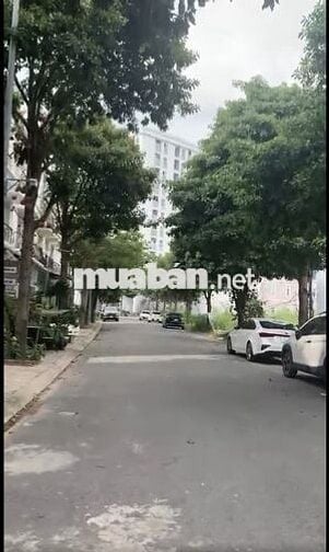 Nhà mặt đường D6 - 64m2 một sàn - 4 tầng - 4 phòng ngủ - Phú Lợi