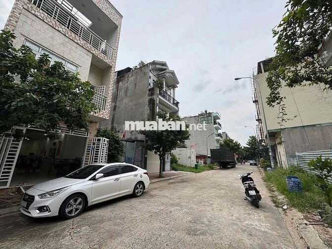 Chính chủ bán lô đất kinh doanh Ngã tư 550 vincom Dĩ An hàng đẹp