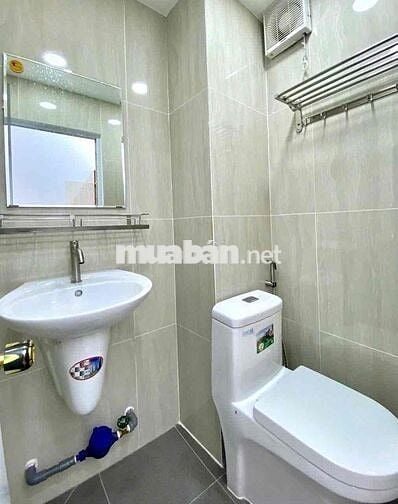 SẮP TRỐNG 4x ngay NGUYỄN TẤT THÀNH toà nhà có THANG MÁY FULL NỘI THẤT