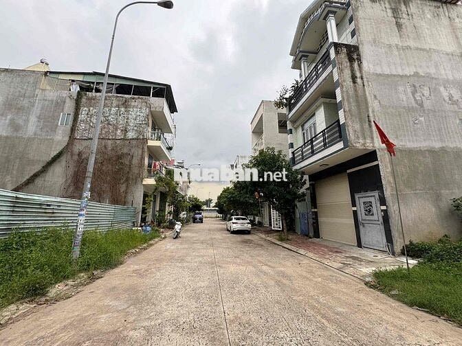 Chính chủ bán lô đất kinh doanh Ngã tư 550 vincom Dĩ An hàng đẹp