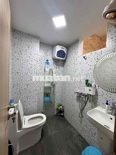 NHÀ DƯƠNG QUẢNG HÀM-CẦU GIẤY- 38M- 6 TẦNG- MT 7,8M- 9,5 TỶ -GẦN Ô TÔ-