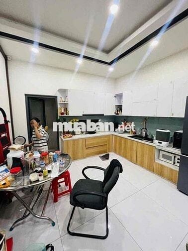 cho thuê nhà siêu đẹp mới hẻm xe hơi quay đầu thoại ngọc hầu