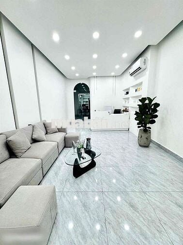 SIÊU PHẨM MẶT TIỀN 36D HOA PHƯỢNG QUẬN PHÚ NHUẬN - 4 TẦNG GIÁ SIÊU RẺ