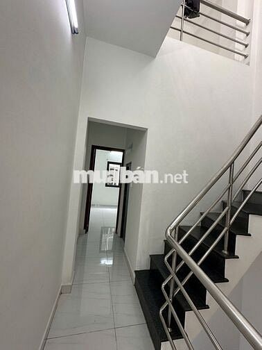 Cho thuê mặt bằng KD MT 1tr 3 lầu hẻm thông Huỳnh Văn Bánh