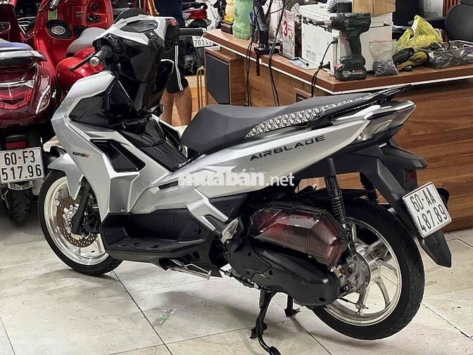 Bán Em Airblade 125 4val đk 2023  bạc porsche đẹp