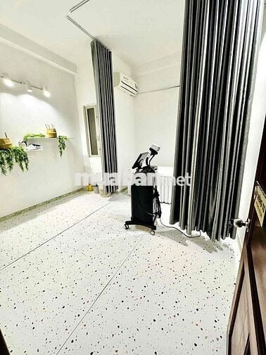 SIÊU PHẨM MẶT TIỀN 36D HOA PHƯỢNG QUẬN PHÚ NHUẬN - 4 TẦNG GIÁ SIÊU RẺ