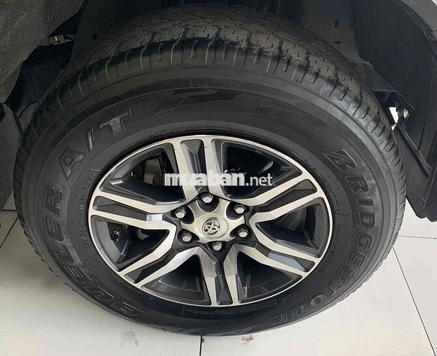 Fortuner 2022 dầu AT 2.4L giá hợp lý