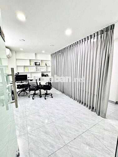 SIÊU PHẨM MẶT TIỀN 36D HOA PHƯỢNG QUẬN PHÚ NHUẬN - 4 TẦNG GIÁ SIÊU RẺ