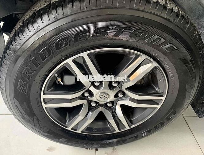 Fortuner 2022 dầu AT 2.4L giá hợp lý