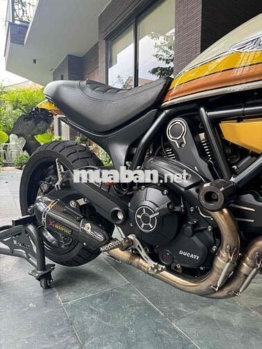 Ducati Scrambler 800 bản RSD