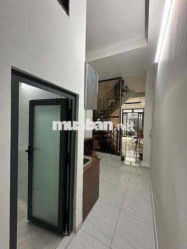 Cho thuê mặt bằng KD MT 1tr 3 lầu hẻm thông Huỳnh Văn Bánh