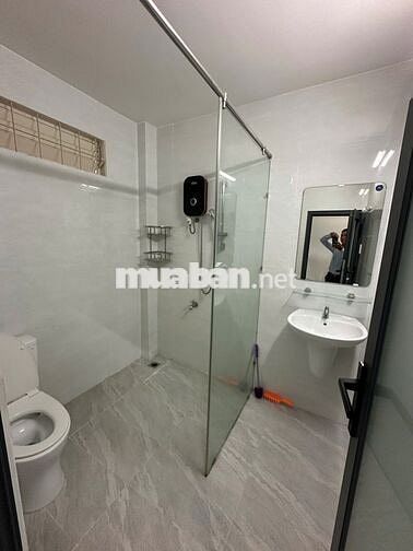Cho thuê mặt bằng KD MT 1tr 3 lầu hẻm thông Huỳnh Văn Bánh