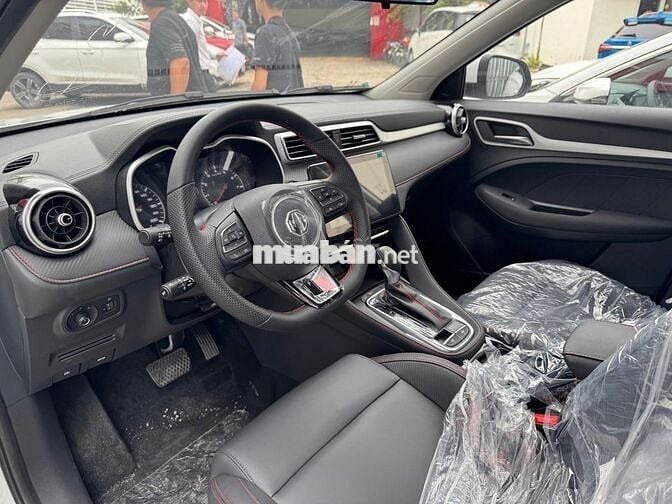 MG ZS STD 2025  1.5 AT - odo 37 km ( Xe Như Mới )