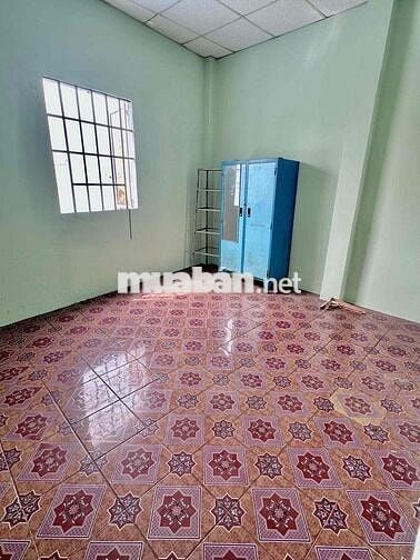 cho thuê nguyên lầu 2 ( 2 phòng , 1wc)