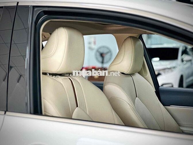Toyota Camry 2.5Q 2024 siêu đẹp