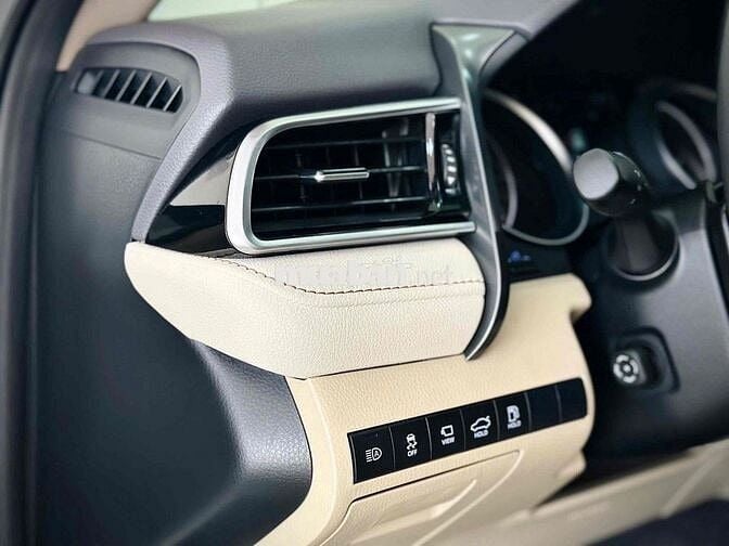 Toyota Camry 2.5Q 2024 siêu đẹp