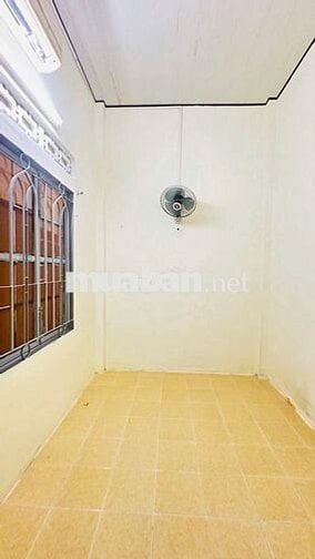 Cho thuê nhà cấp 4 rộng 60m2, mặt tiền đường lớn Cao Xuân Huy