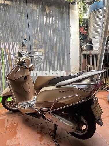 cần bán nhanh xe honda lead vàng kem