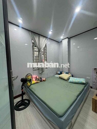 Hơn 2 tỷ nhà phố Phạm ngọc Thạch 55m2 ccmn 2 ngủ - Toà nhà thang máy .