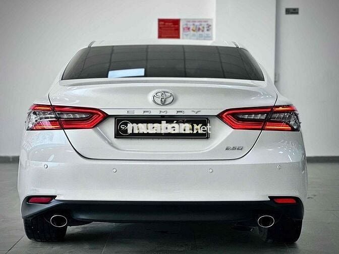 Toyota Camry 2.5Q 2024 siêu đẹp