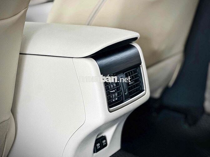 Toyota Camry 2.5Q 2024 siêu đẹp