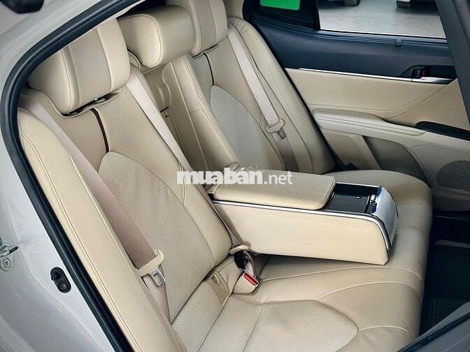 Toyota Camry 2.5Q 2024 siêu đẹp