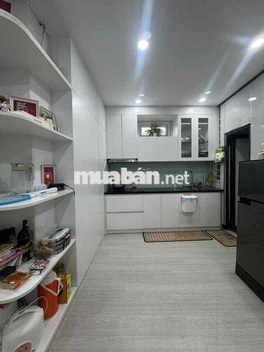Hơn 2 tỷ nhà phố Phạm ngọc Thạch 55m2 ccmn 2 ngủ - Toà nhà thang máy .