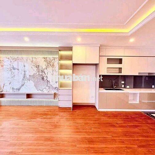 Tu Hoàng -7 tầng thang máy -ô tô đỗ cổng -full nội thất - nở hậu 7x tỷ