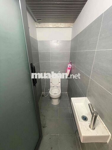 NHÀ THUÊ MTKD VƯỜN LÀI.DT:4 X 25 Trệt lửng 1PN 1WC