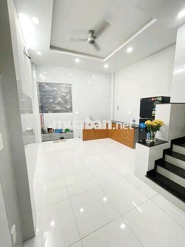 Nhà thuê Nguyễn Sơn. Quận Tân Phú (4pn, 3wc). Dtsd 168m2