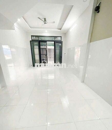 Nhà thuê Nguyễn Sơn. Quận Tân Phú (4pn, 3wc). Dtsd 168m2